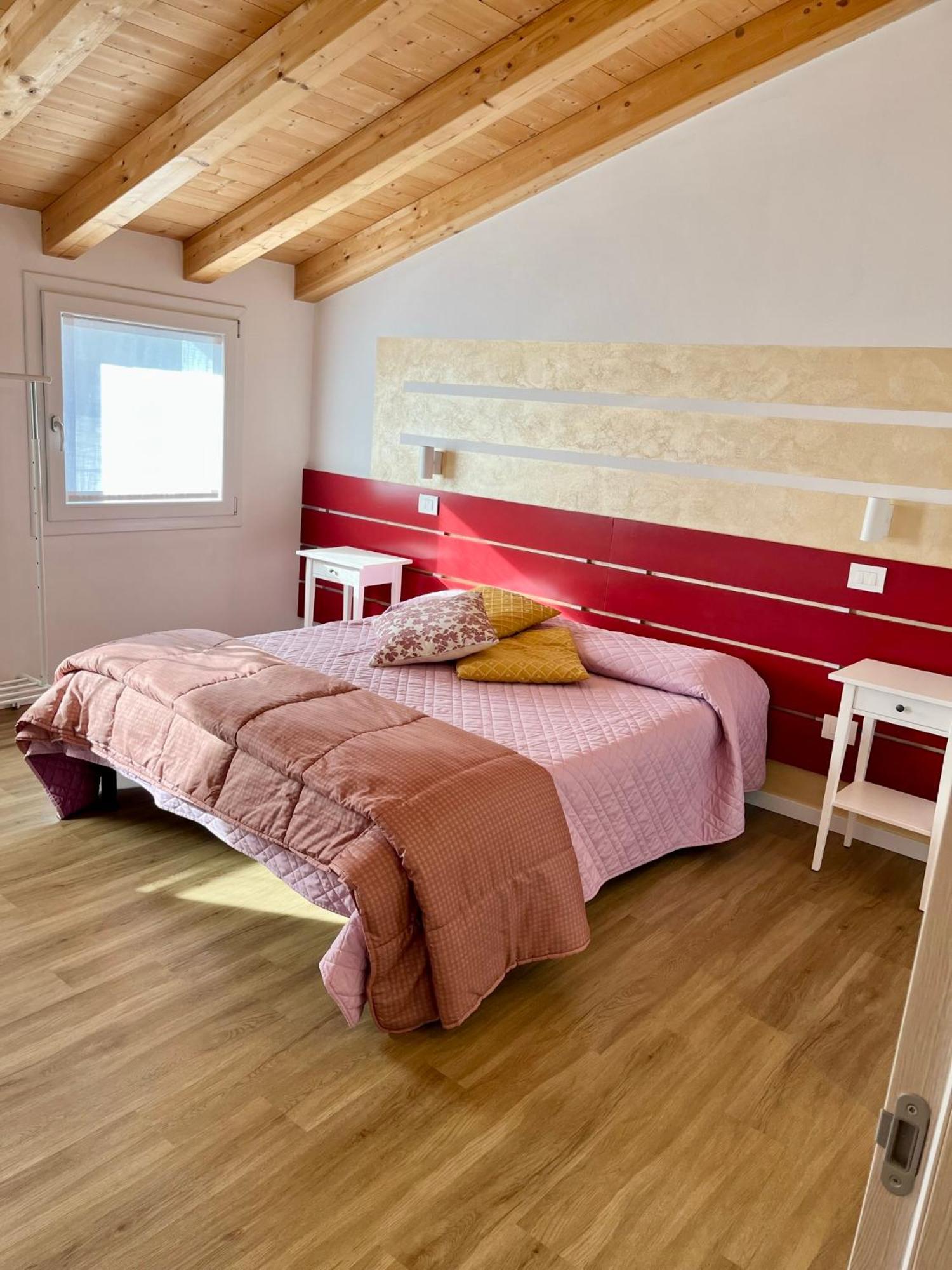 Appartamento con 2 Camere da Letto e Vista Giardino